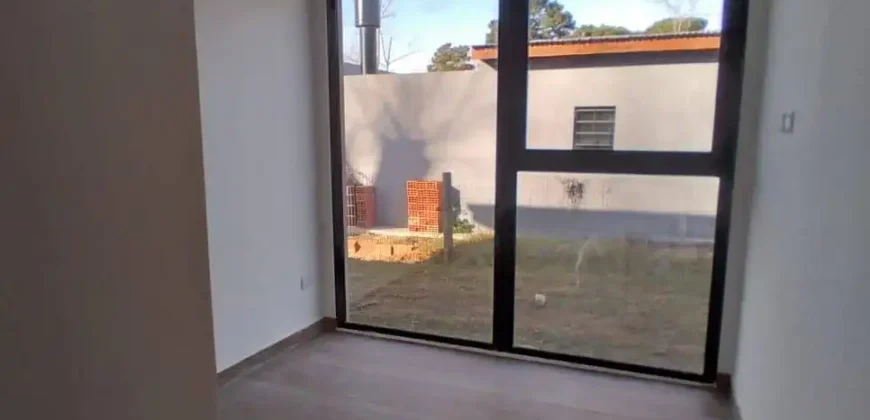 Casa SUSTENTABLE de 4 Ambientes en Costa del Este ¡¡Apto Credito!!