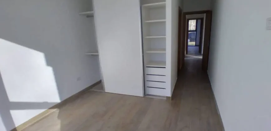 Casa SUSTENTABLE de 4 Ambientes en Costa del Este ¡¡Apto Credito!!