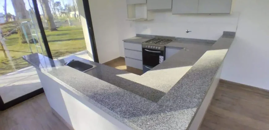 Casa SUSTENTABLE de 4 Ambientes en Costa del Este ¡¡Apto Credito!!