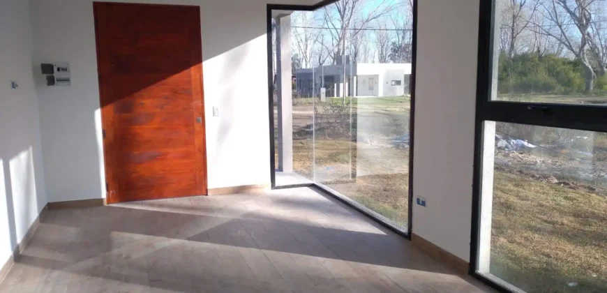 Casa SUSTENTABLE de 4 Ambientes en Costa del Este ¡¡Apto Credito!!
