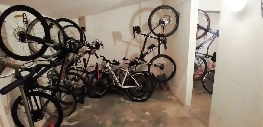 Venta de Departamento de 4 Ambientes con Cochera en Caballito