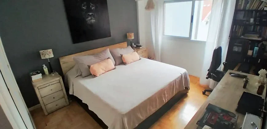 Venta de Departamento de 4 Ambientes con Cochera en Caballito