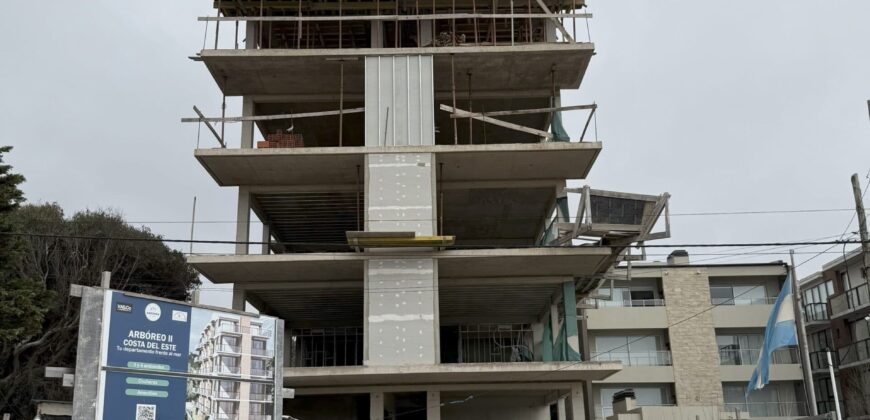 Departamento De 3 Ambientes Frente al Mar, Con Cochera Y Balcon Con Parrilla Frente Al Mar En Costa Del Este