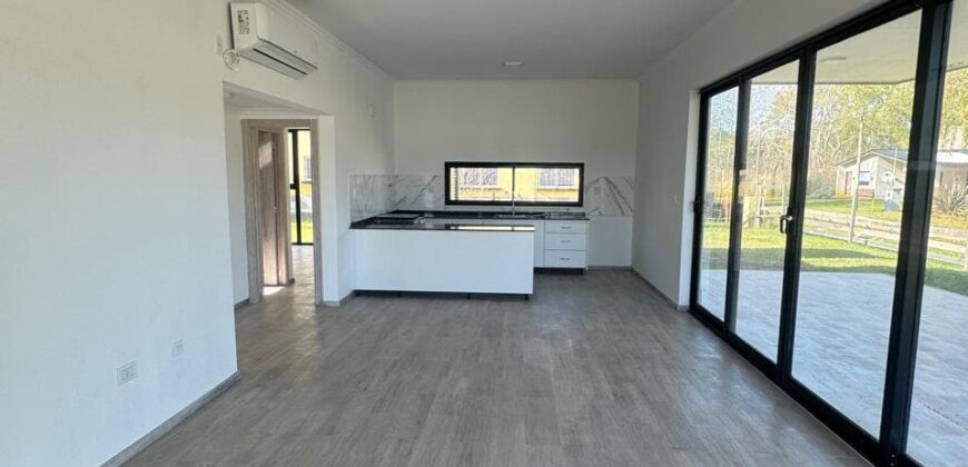 Casa De 4 Ambientes Con Parrilla En Costa Del Este Partido De La Costa