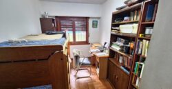 Casa De 5 Ambientes Con Cochera, Patio, Pileta Y Quincho En Sarandi
