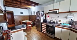 Casa De 5 Ambientes Con Cochera, Patio, Pileta Y Quincho En Sarandi