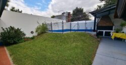Casa De 5 Ambientes Con Cochera, Patio, Pileta Y Quincho En Sarandi