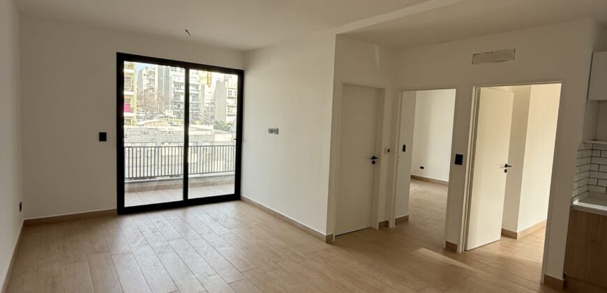 Departamento de 3 Ambientes con balcon, parrilla y cochera en Almagro