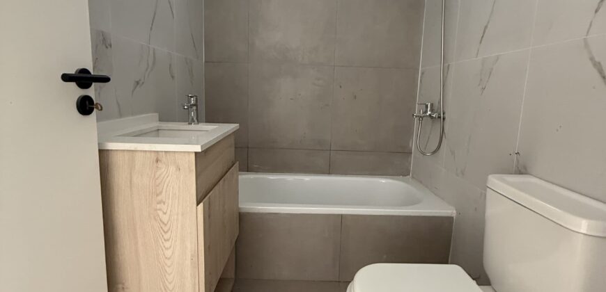 Departamento de 3 Ambientes con balcon, parrilla y cochera en Almagro