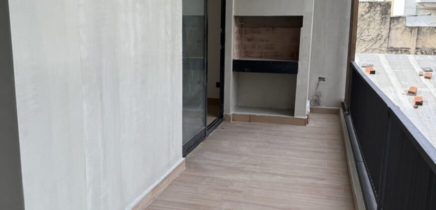 Departamento de 3 Ambientes con balcon, parrilla y cochera en Almagro