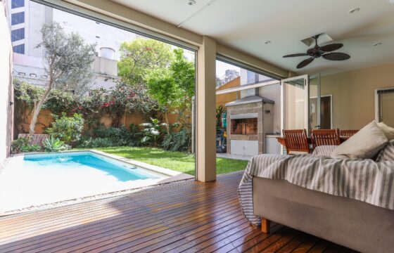 Ph estilo casa de 4 ambientes con jardin con piscina y parrilla en Almagro