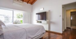 Ph estilo casa de 4 ambientes con jardin con piscina y parrilla en Almagro