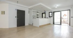 Departamento De 5 Ambientes Con Cochera, Balcon Y Parrilla En Caballito