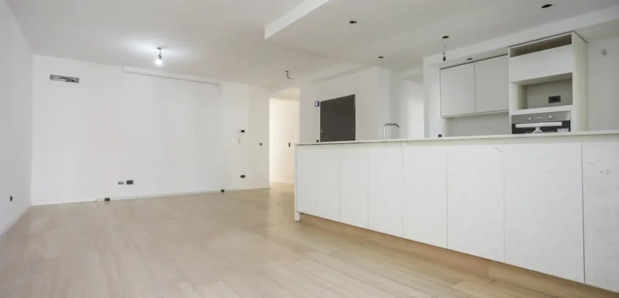 Departamento De 5 Ambientes Con Cochera, Balcon Y Parrilla En Caballito
