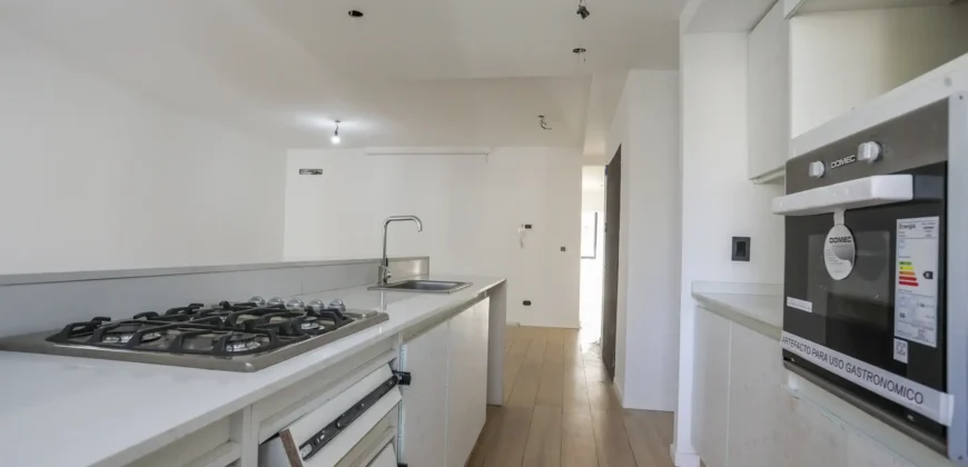 Departamento De 5 Ambientes Con Cochera, Balcon Y Parrilla En Caballito