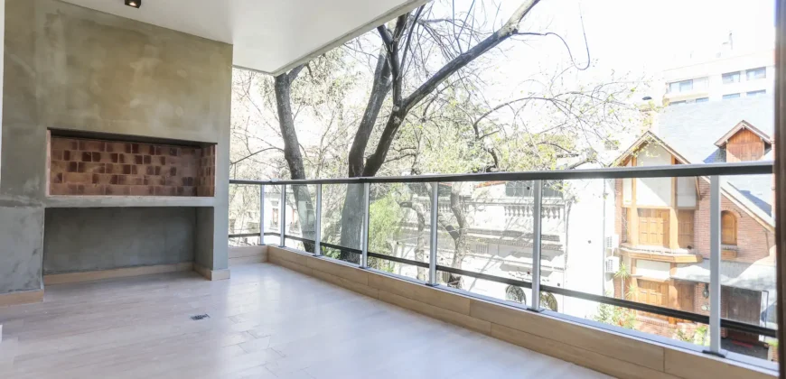 Departamento De 5 Ambientes Con Cochera, Balcon Y Parrilla En Caballito