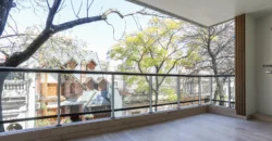 Departamento De 5 Ambientes Con Cochera, Balcon Y Parrilla En Caballito