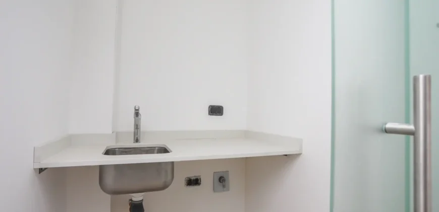 Departamento De 5 Ambientes Con Cochera, Balcon Y Parrilla En Caballito