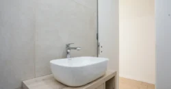 Departamento De 5 Ambientes Con Cochera, Balcon Y Parrilla En Caballito