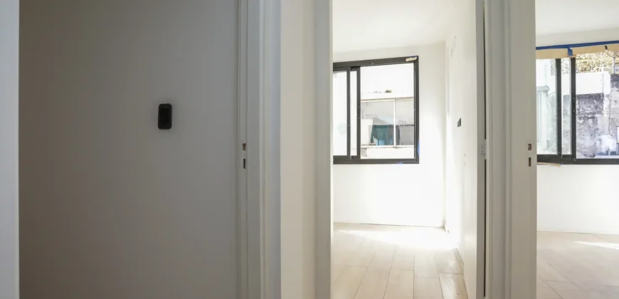 Departamento De 5 Ambientes Con Cochera, Balcon Y Parrilla En Caballito