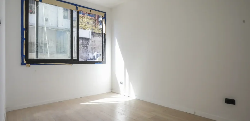 Departamento De 5 Ambientes Con Cochera, Balcon Y Parrilla En Caballito