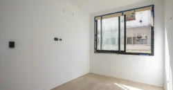 Departamento De 5 Ambientes Con Cochera, Balcon Y Parrilla En Caballito