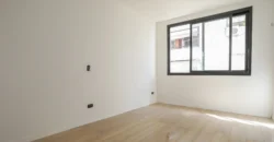 Departamento De 5 Ambientes Con Cochera, Balcon Y Parrilla En Caballito
