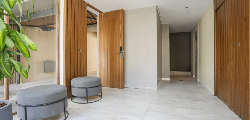 Departamento De 5 Ambientes Con Cochera, Balcon Y Parrilla En Caballito