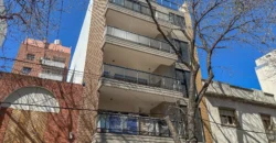 Departamento De 5 Ambientes Con Cochera, Balcon Y Parrilla En Caballito