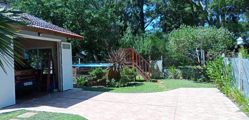 Casa de 4 ambientes con Garage/quincho en Santa Teresita