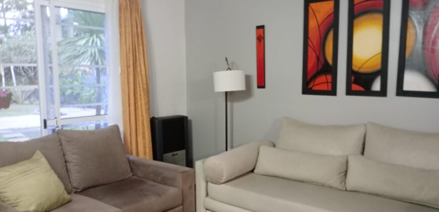 Casa de 4 ambientes con Garage/quincho en Santa Teresita