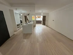 Departamento De 5 Ambientes Con Cochera, Balcon Y Parrilla En Caballito