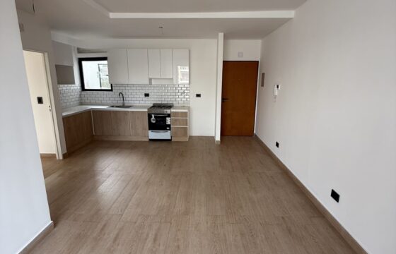 Departamento de 3 Ambientes con balcon, parrilla y cochera en Almagro