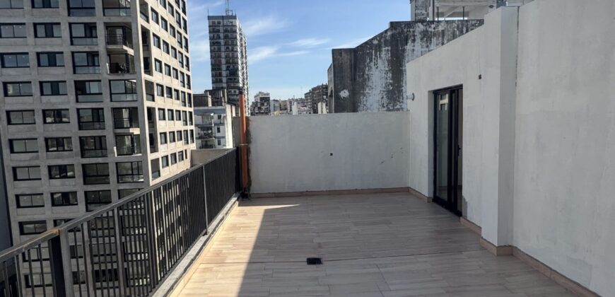 Departamento de 3 Ambientes en Duplex con Quincho, terraza y cochera en Almagro