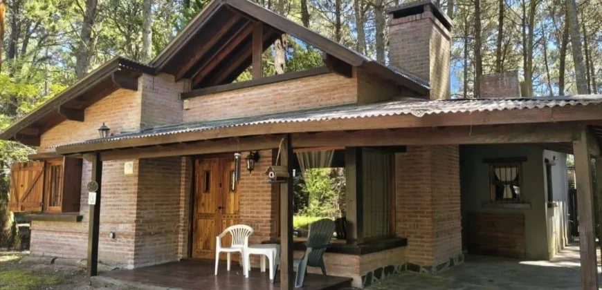 Chalet de 4 ambientes a 3 cuadras de la playa en Costa del Este
