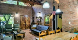 Chalet de 4 ambientes a 3 cuadras de la playa en Costa del Este