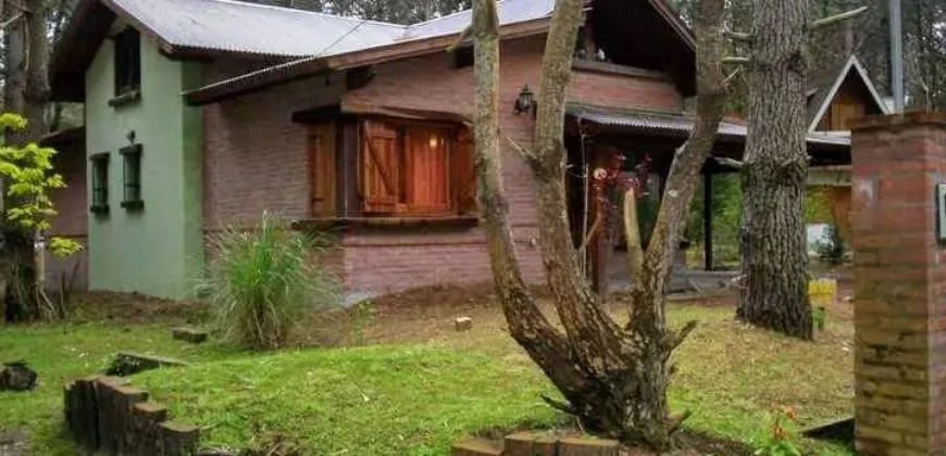 Chalet de 4 ambientes a 3 cuadras de la playa en Costa del Este