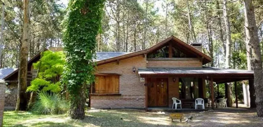 Chalet de 4 ambientes a 3 cuadras de la playa en Costa del Este