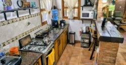 Chalet de 4 ambientes a 3 cuadras de la playa en Costa del Este
