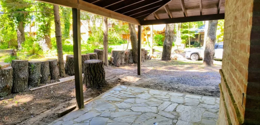 Chalet de 4 ambientes a 3 cuadras de la playa en Costa del Este