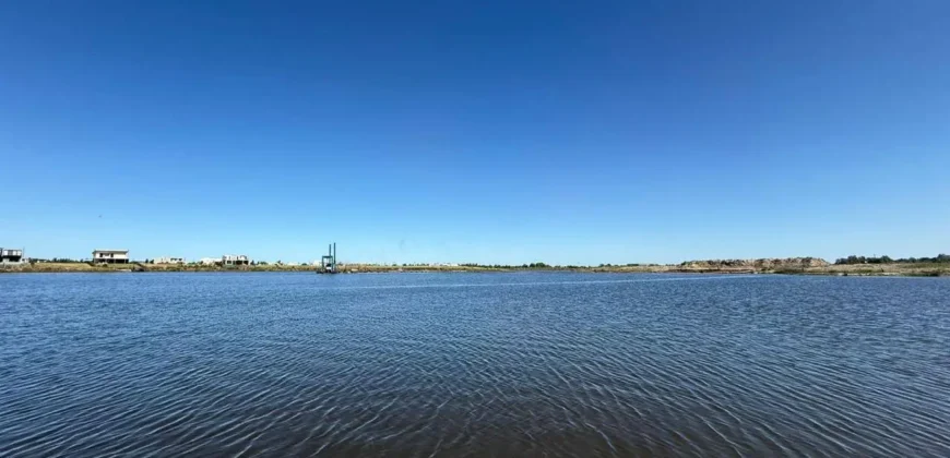 Exclusivo Lote Al Agua con Bajada Propia Para Lancha en El Barrio Nautico El Naudir en Escobar