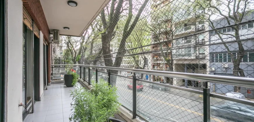 Departamento de 4 ambientes con dependencia y cochera en Caballito