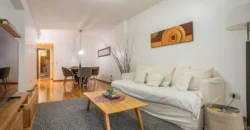 Departamento de 4 ambientes con dependencia y cochera en Caballito