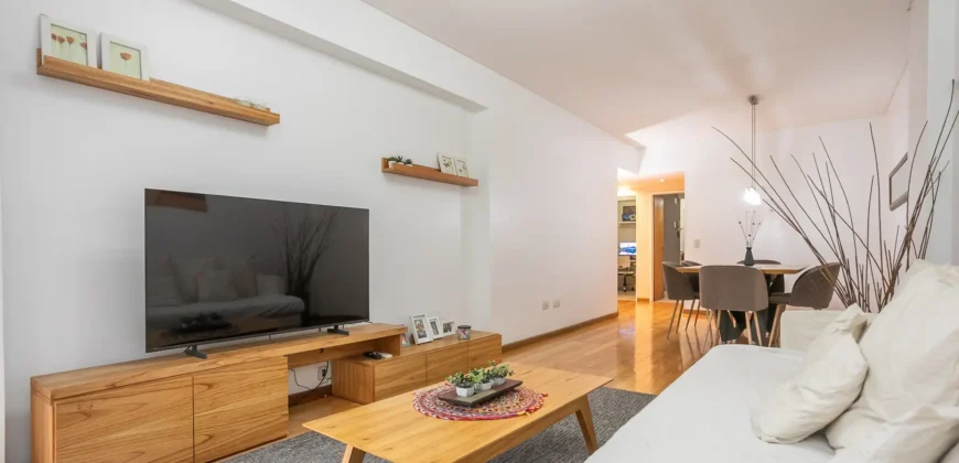 Departamento de 4 ambientes con dependencia y cochera en Caballito