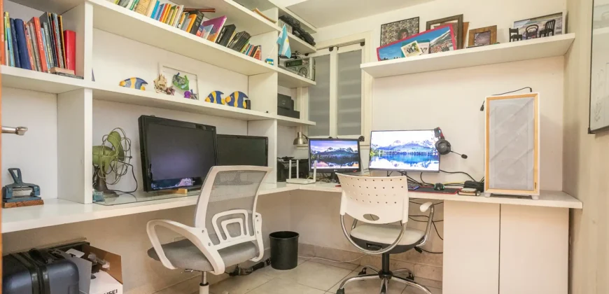 Departamento de 4 ambientes con dependencia y cochera en Caballito