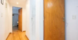 Departamento de 4 ambientes con dependencia y cochera en Caballito