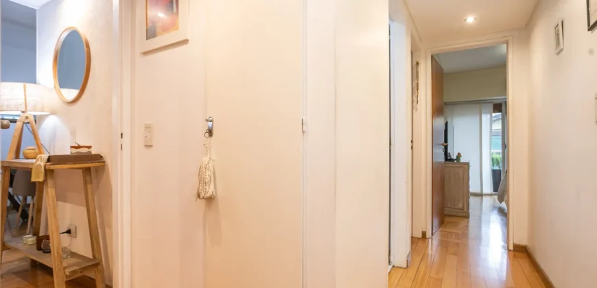 Departamento de 4 ambientes con dependencia y cochera en Caballito