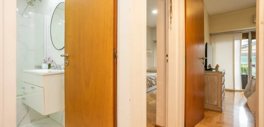 Departamento de 4 ambientes con dependencia y cochera en Caballito