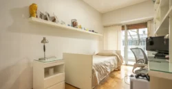 Departamento de 4 ambientes con dependencia y cochera en Caballito