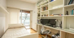 Departamento de 4 ambientes con dependencia y cochera en Caballito